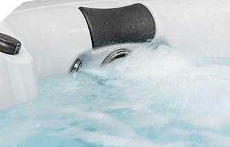 Clarity Spas Hot Tub Stressabbau Nacken- und Schulterdüsen in Aktion