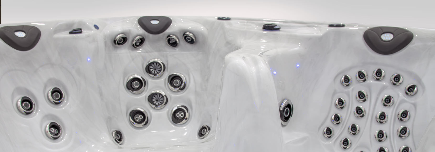 Installation eines Whirlpools auf einer Hinterterrasse